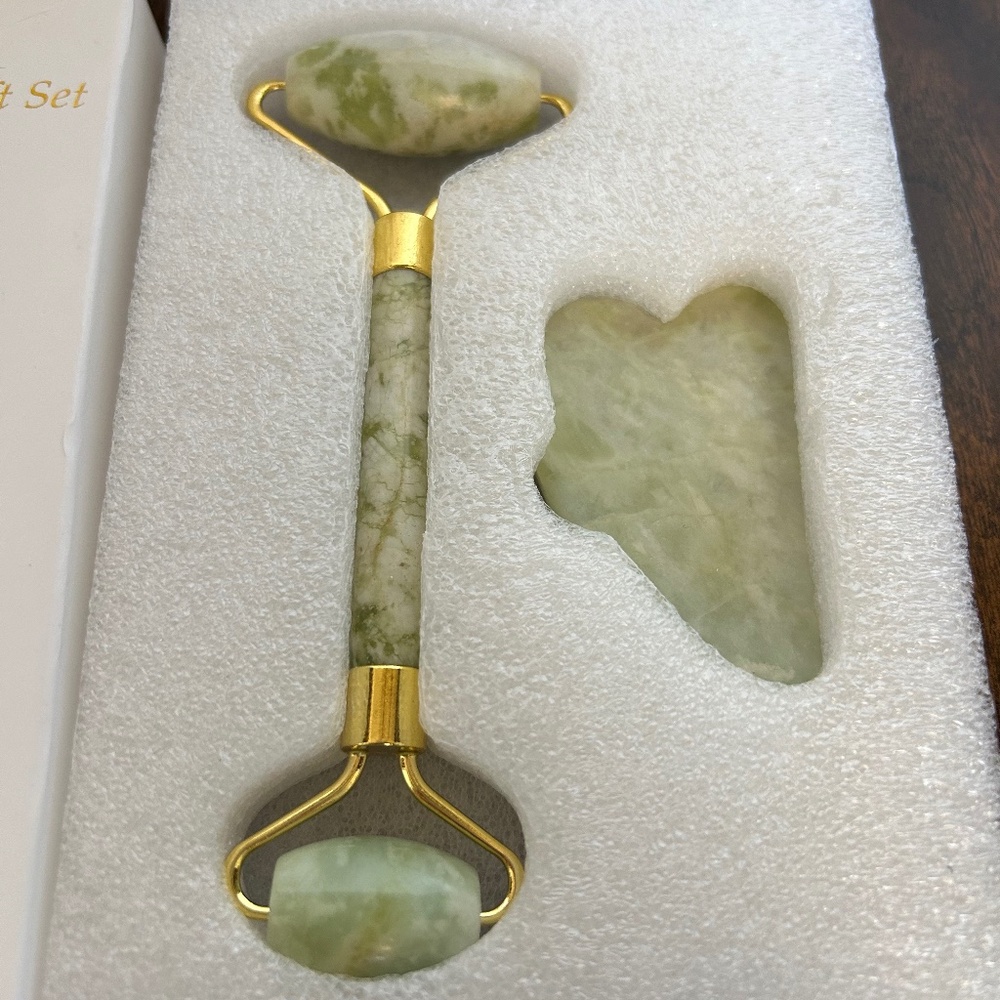 Jade Roller and Gua Sha Gift Set